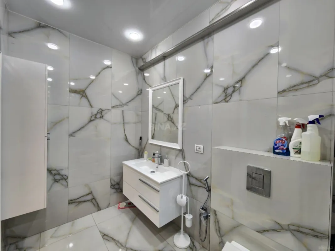 Kirayə verilir 4 otaqlı mənzil 220 m²