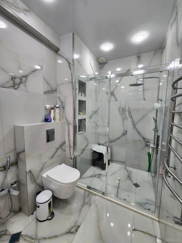 Kirayə verilir 4 otaqlı mənzil 220 m²