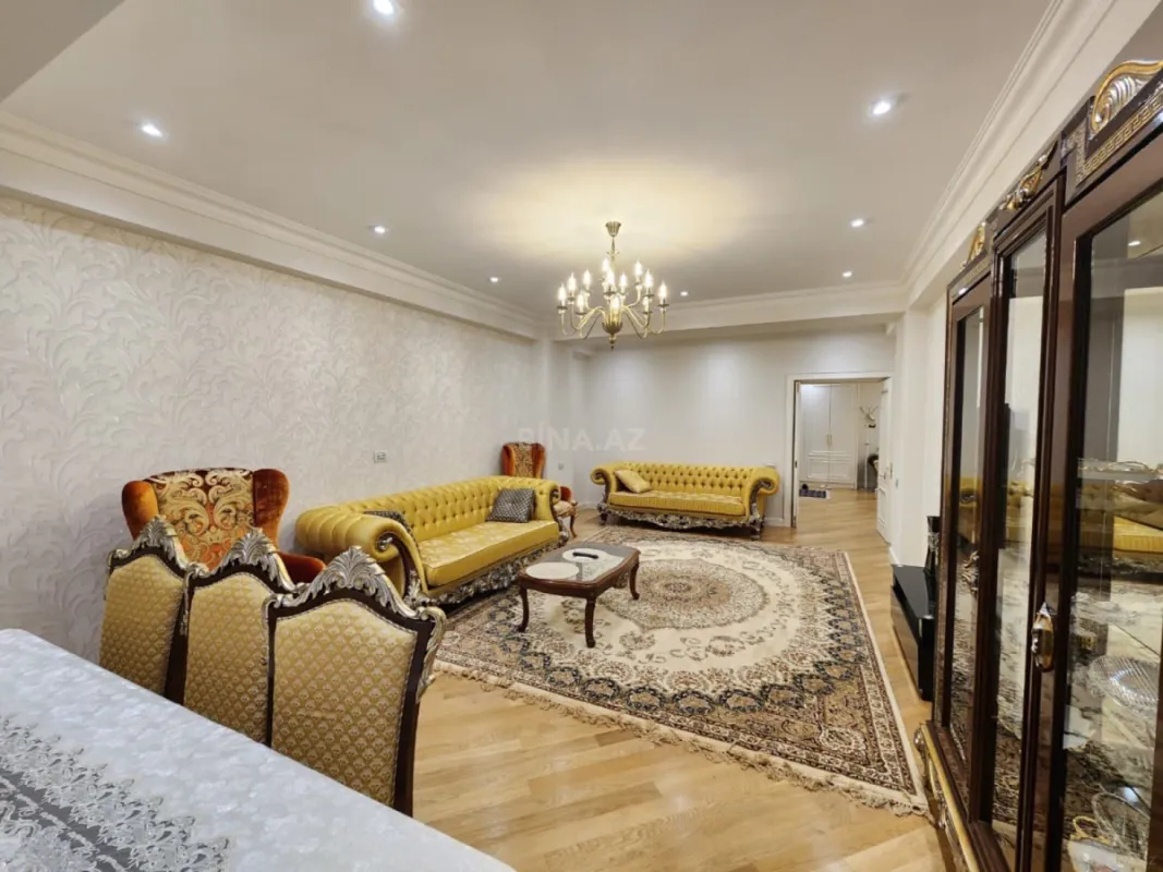 Kirayə verilir 4 otaqlı mənzil 220 m²