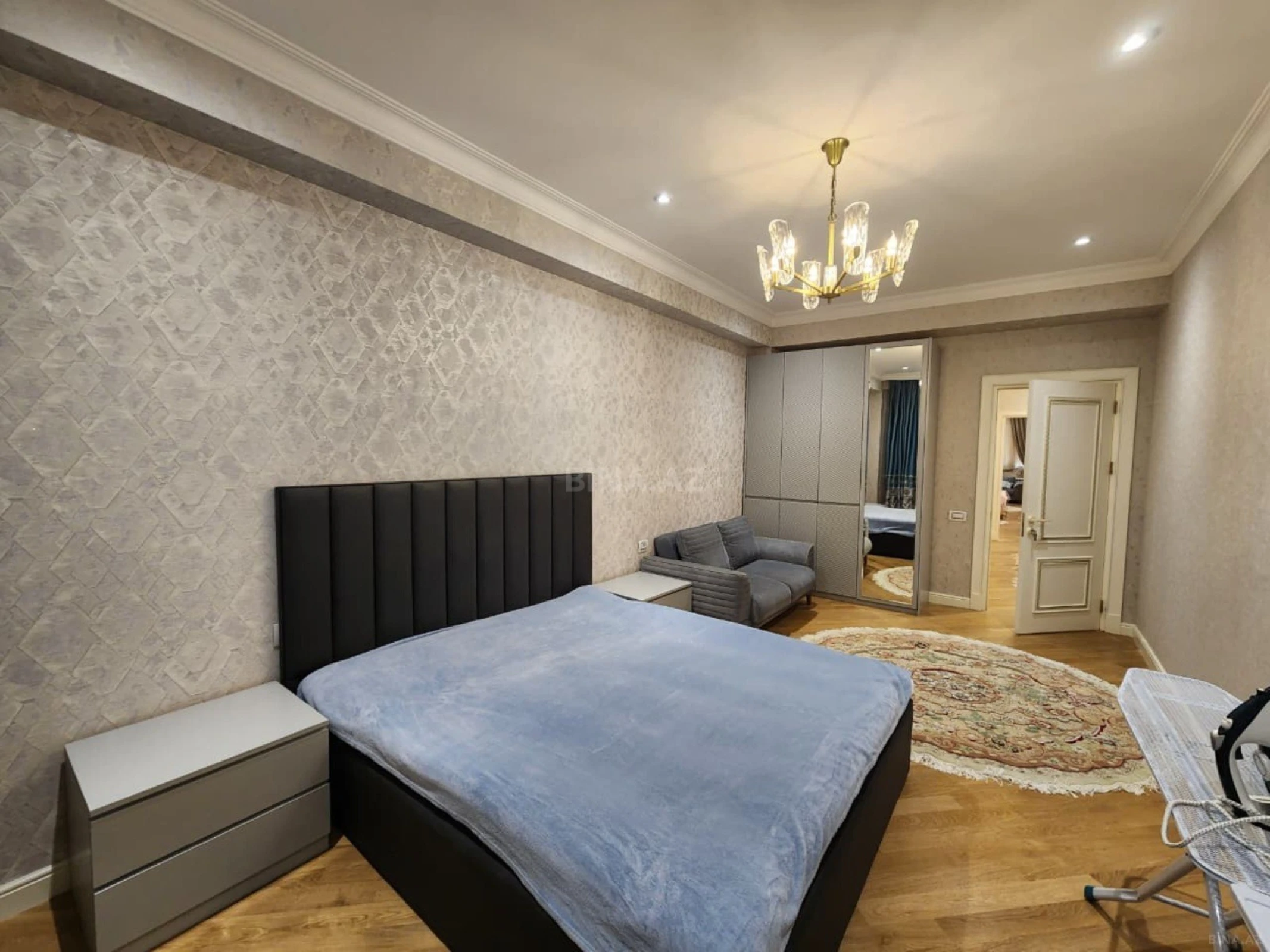 Kirayə verilir 4 otaqlı mənzil 220 m²