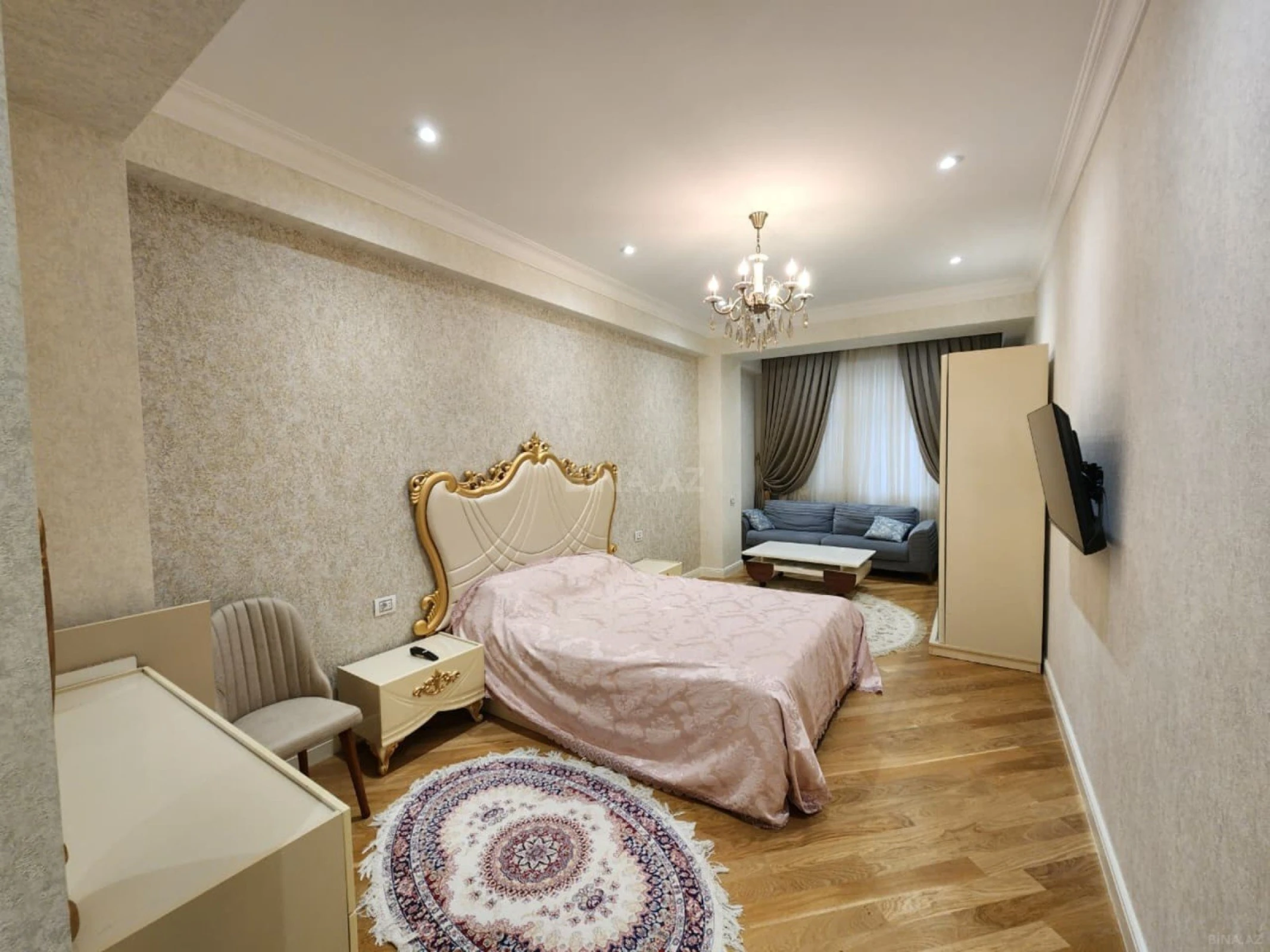 Kirayə verilir 4 otaqlı mənzil 220 m²