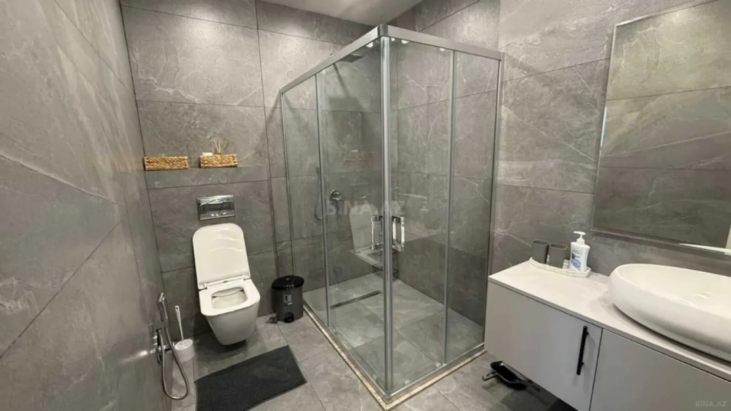 Kirayə verilir 4 otaqlı mənzil 148 m²