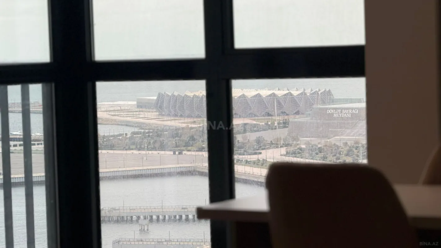 Kirayə verilir 4 otaqlı mənzil 148 m²