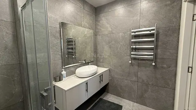 Kirayə verilir 4 otaqlı mənzil 148 m²