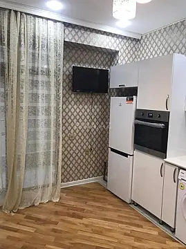 Kirayə verilir 2 otaqlı mənzil 110 m²