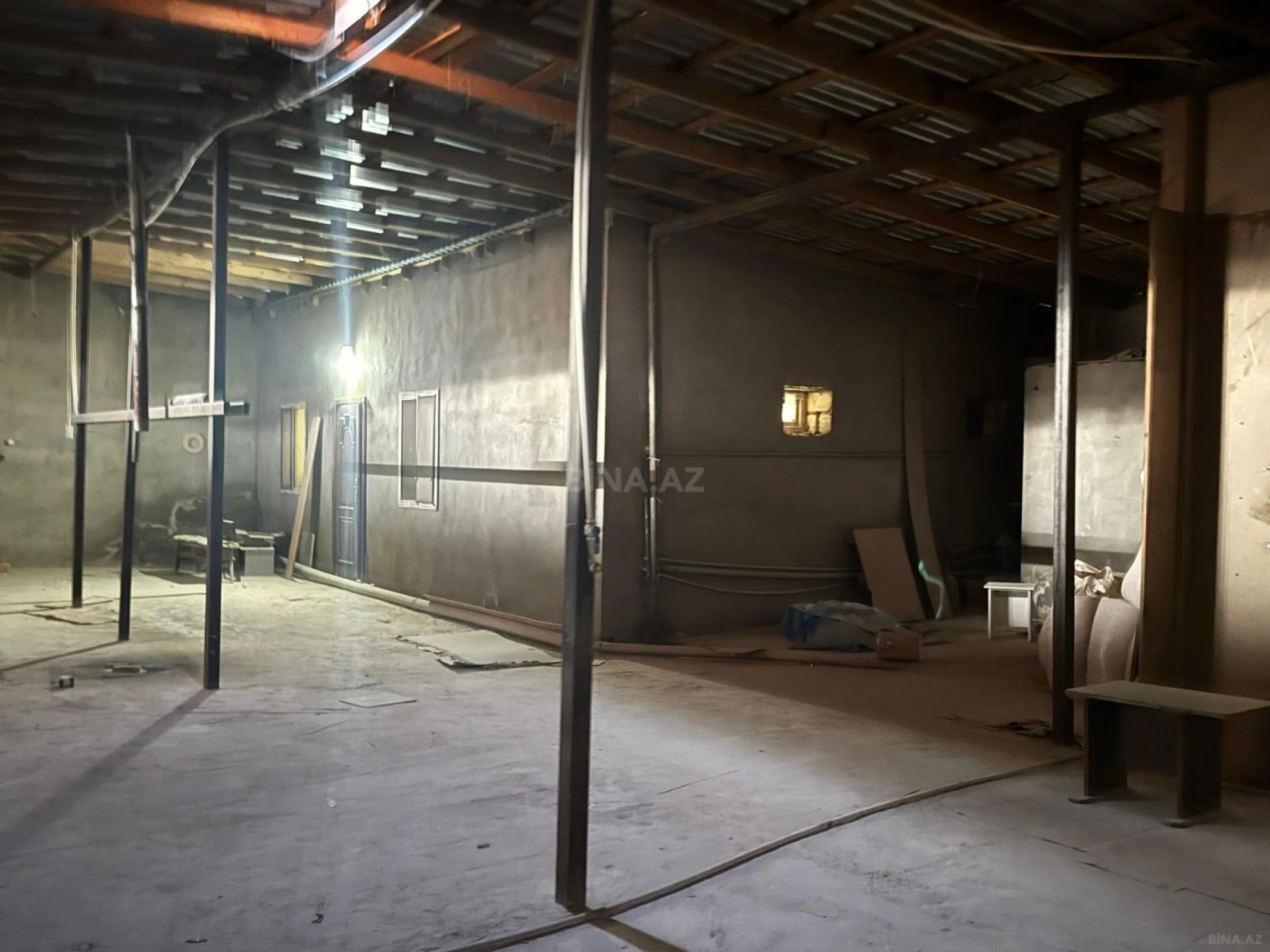 Kirayə verilir obyekt 300 m²