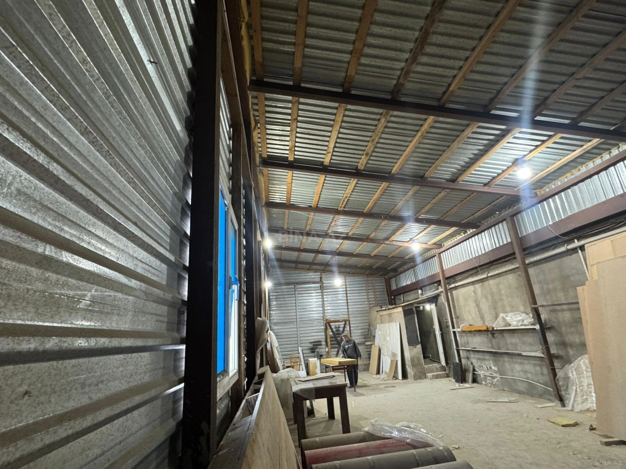 Kirayə verilir obyekt 300 m²