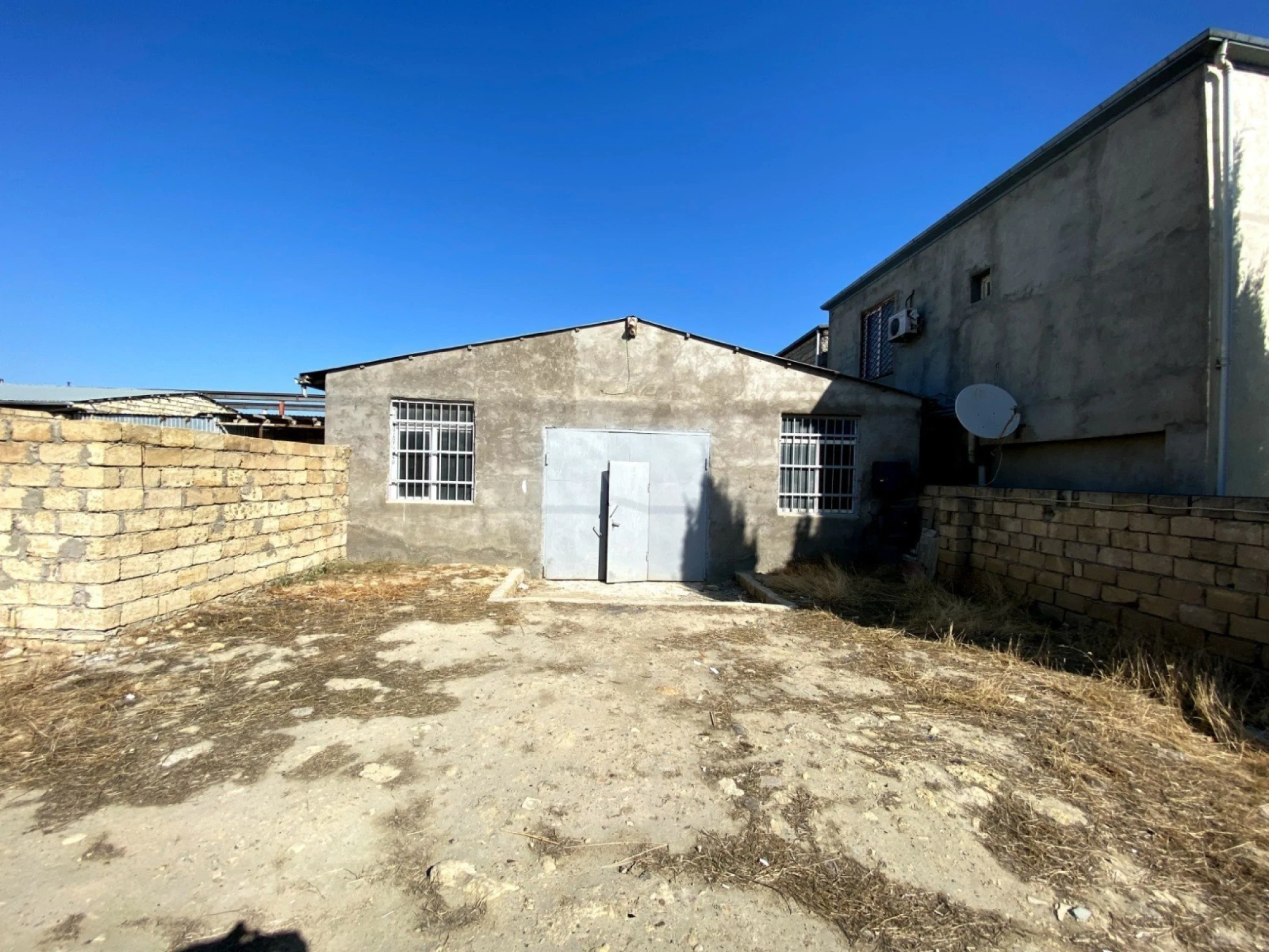 Kirayə verilir obyekt 200 m²