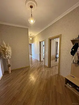 Satılır 3 otaqlı mənzil 117 m²