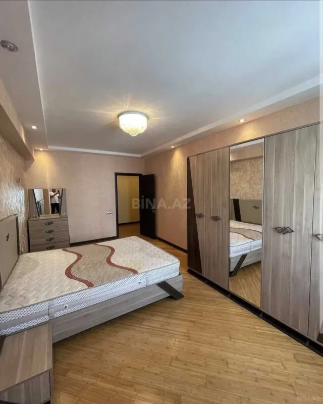 Satılır 2 otaqlı mənzil 72 m²