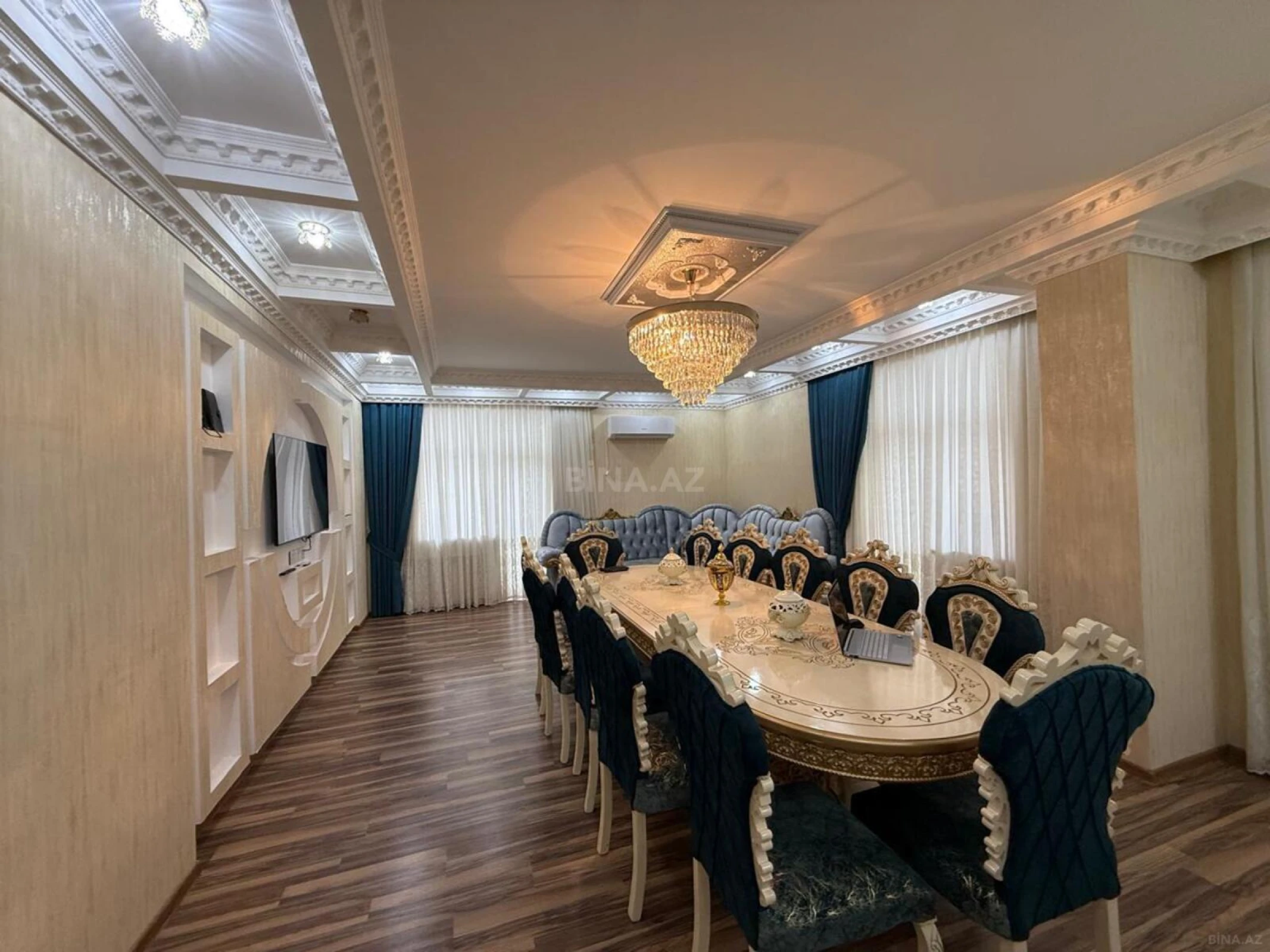 Satılır 4 otaqlı mənzil 160 m²