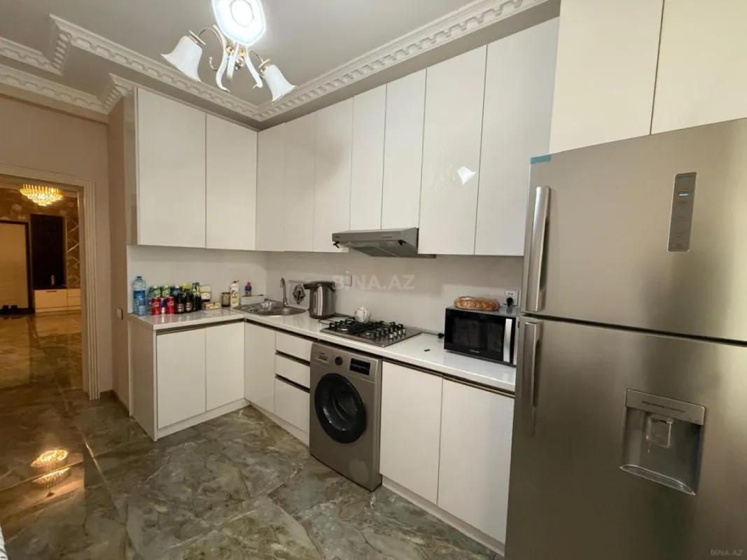 Satılır 4 otaqlı mənzil 160 m²