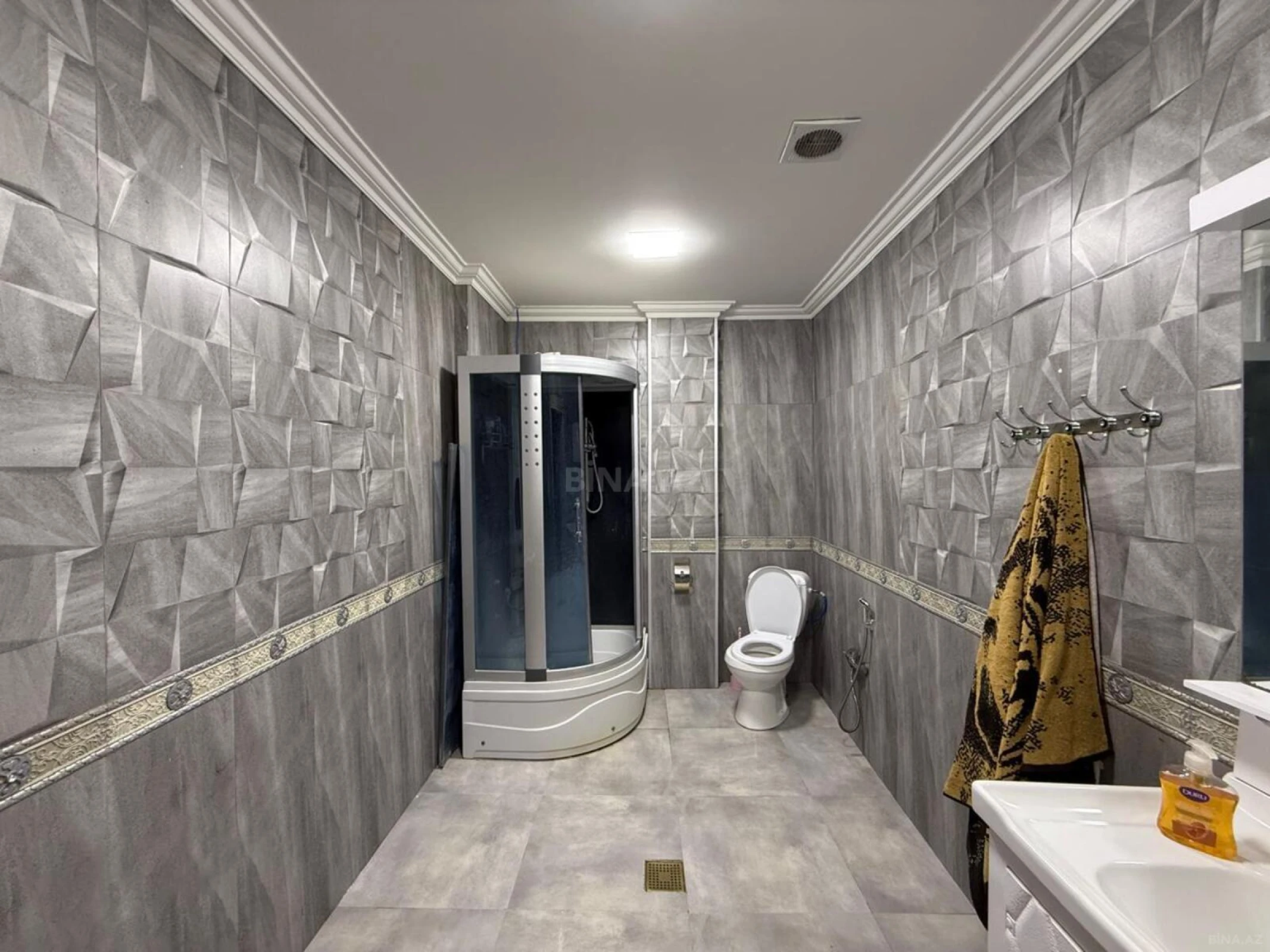 Satılır 4 otaqlı mənzil 160 m²