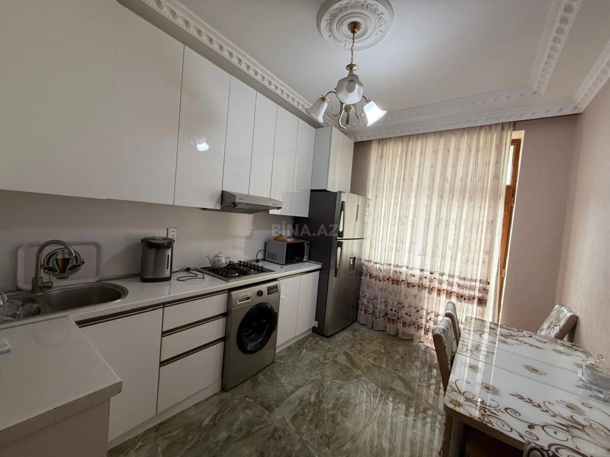 Satılır 4 otaqlı mənzil 160 m²