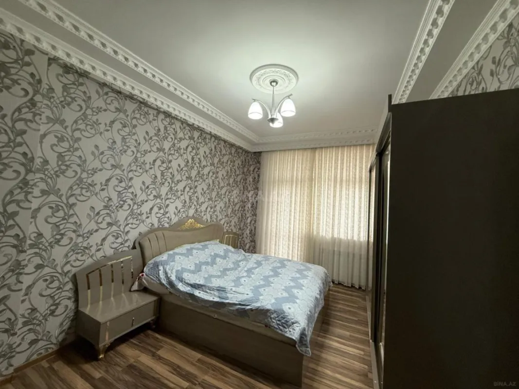 Satılır 4 otaqlı mənzil 160 m²