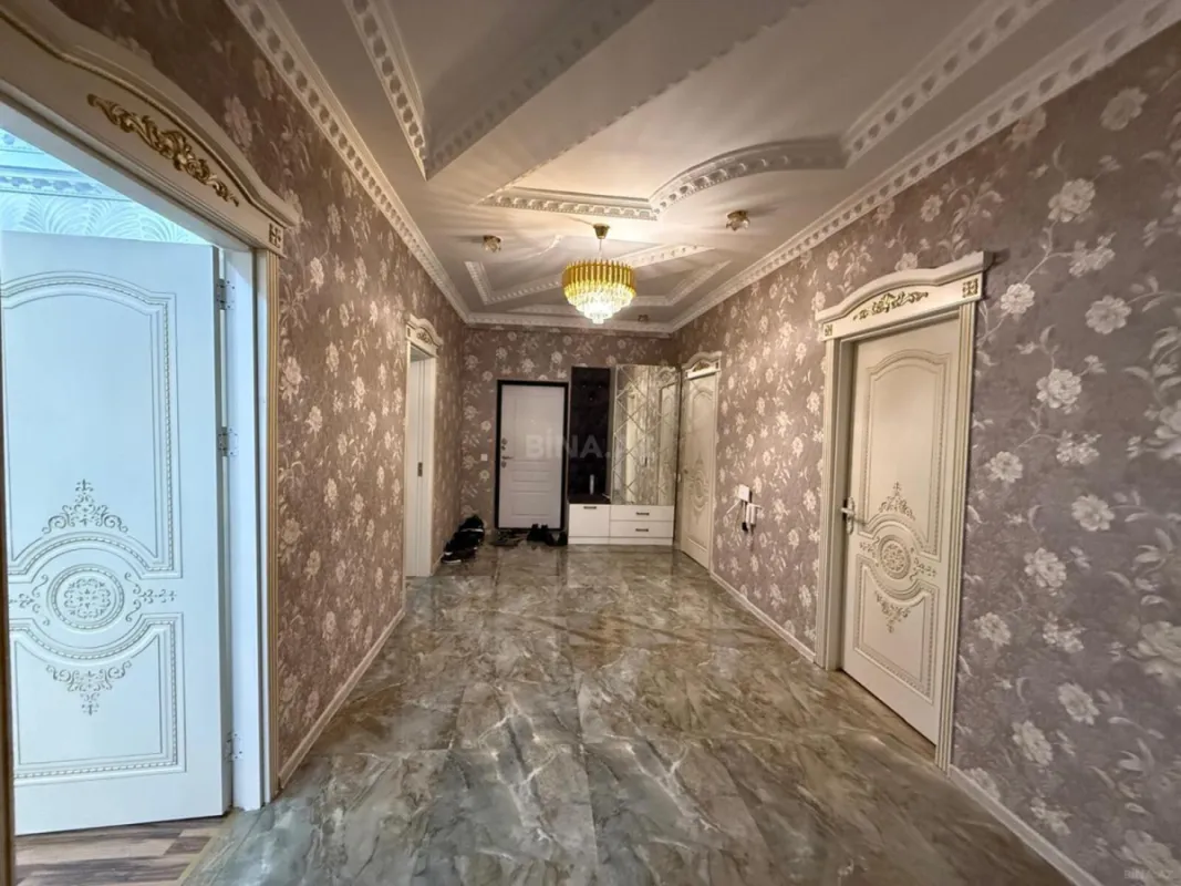 Satılır 4 otaqlı mənzil 160 m²