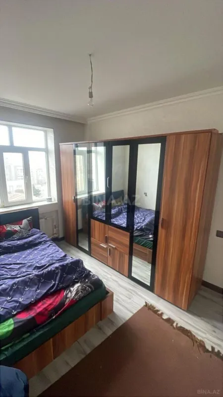 Satılır 4 otaqlı mənzil 82 m²