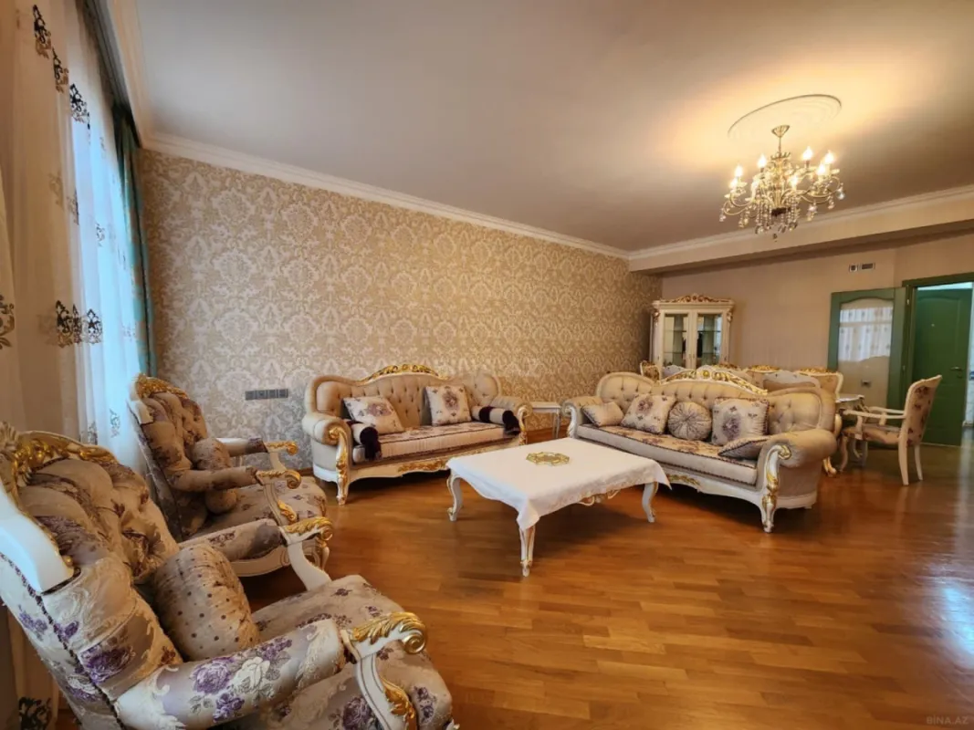 Kirayə verilir 3 otaqlı mənzil 165 m²