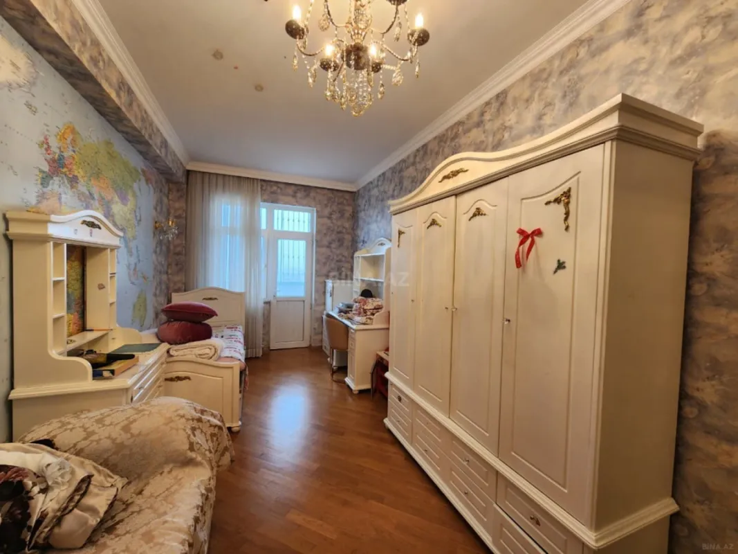 Kirayə verilir 3 otaqlı mənzil 165 m²