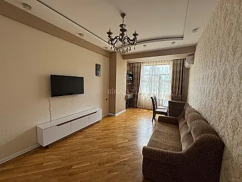 Kirayə verilir 2 otaqlı mənzil 65 m²