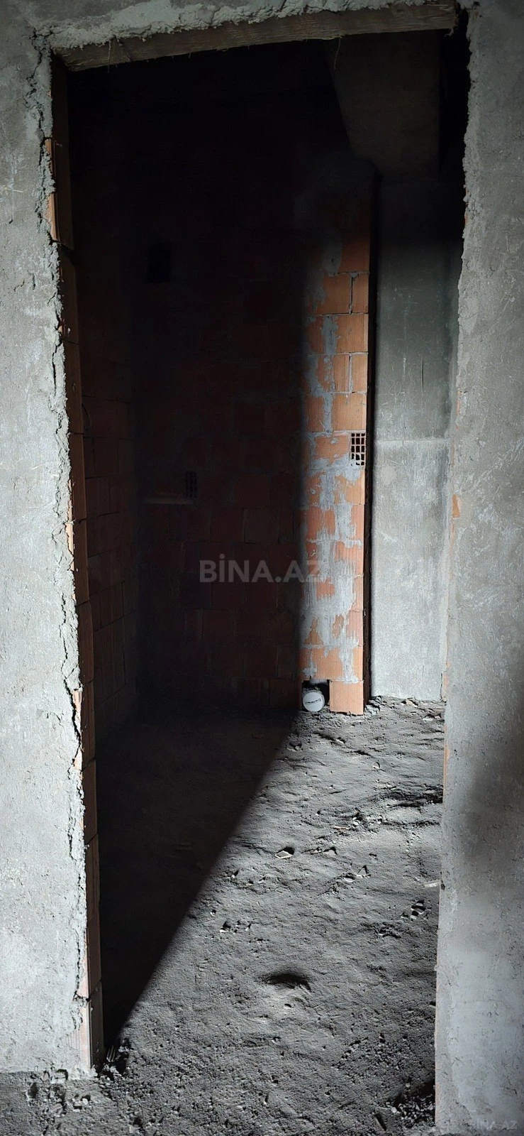 Satılır 3 otaqlı mənzil 137.5 m²