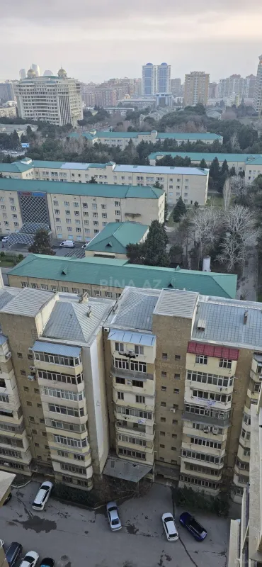 Satılır 3 otaqlı mənzil 137.5 m²