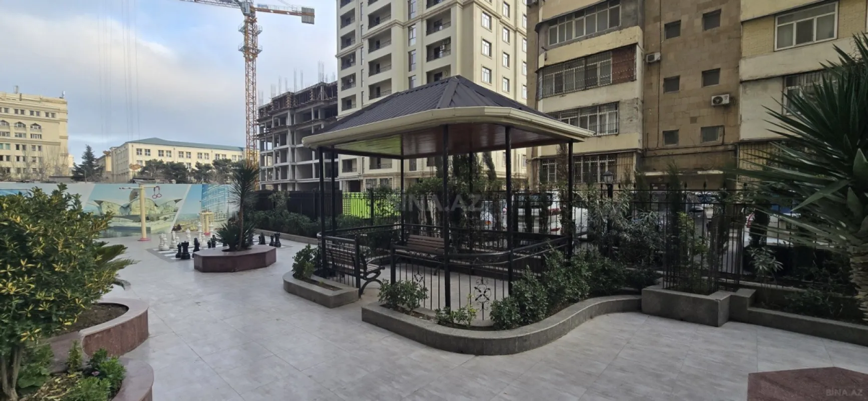Satılır 3 otaqlı mənzil 137.5 m²