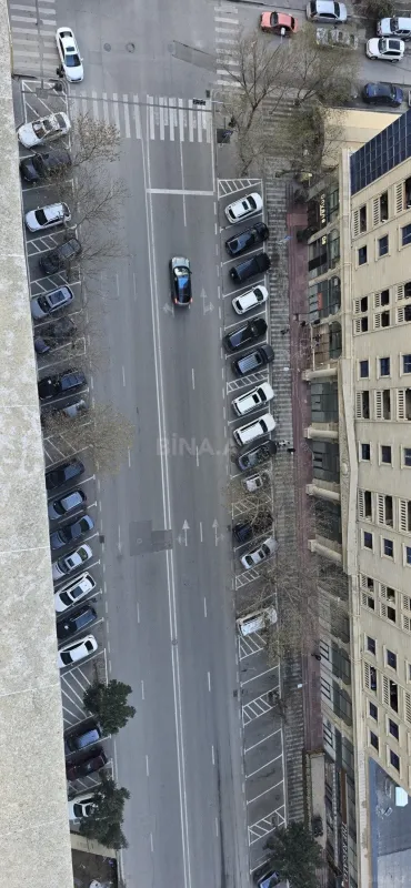 Satılır 3 otaqlı mənzil 137.5 m²