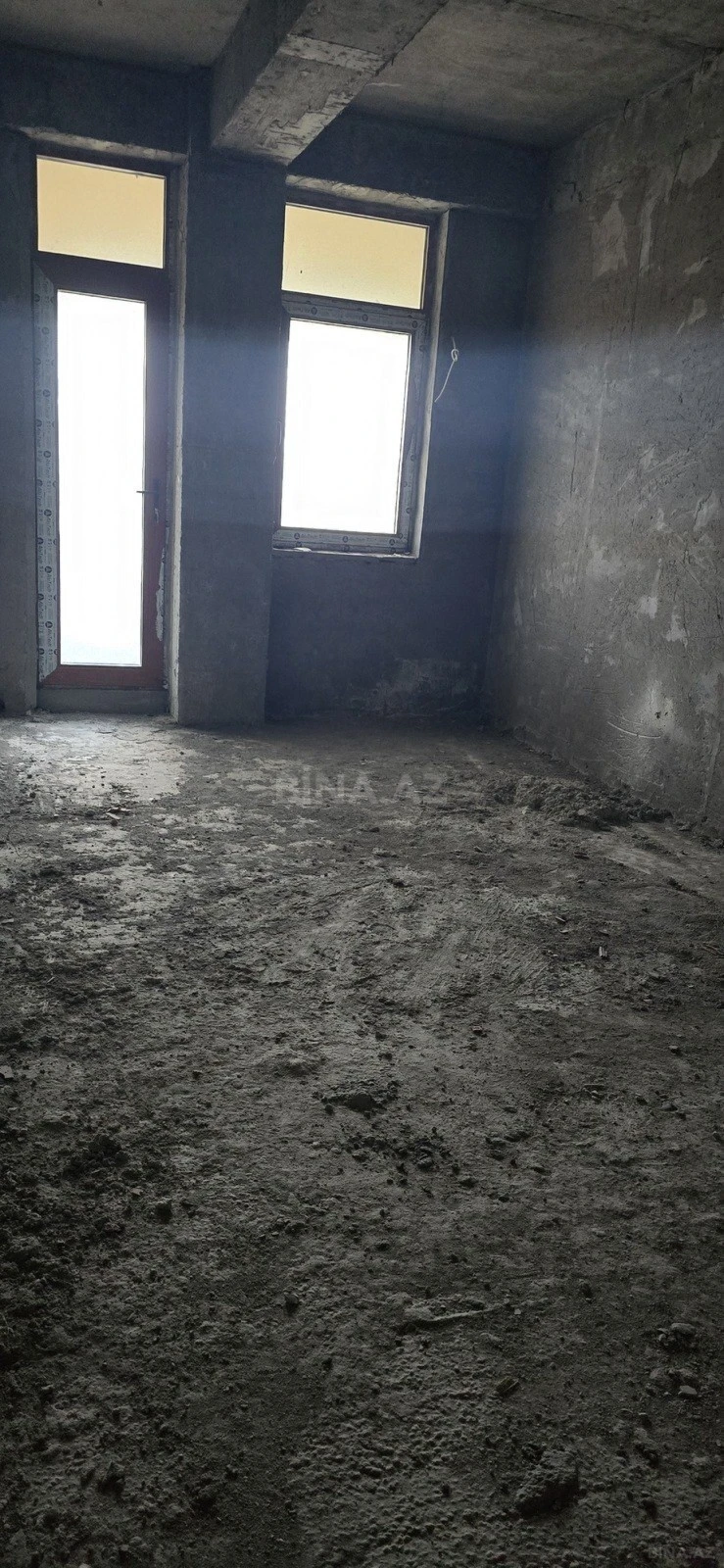 Satılır 3 otaqlı mənzil 137.5 m²