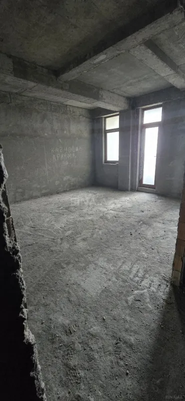 Satılır 3 otaqlı mənzil 137.5 m²