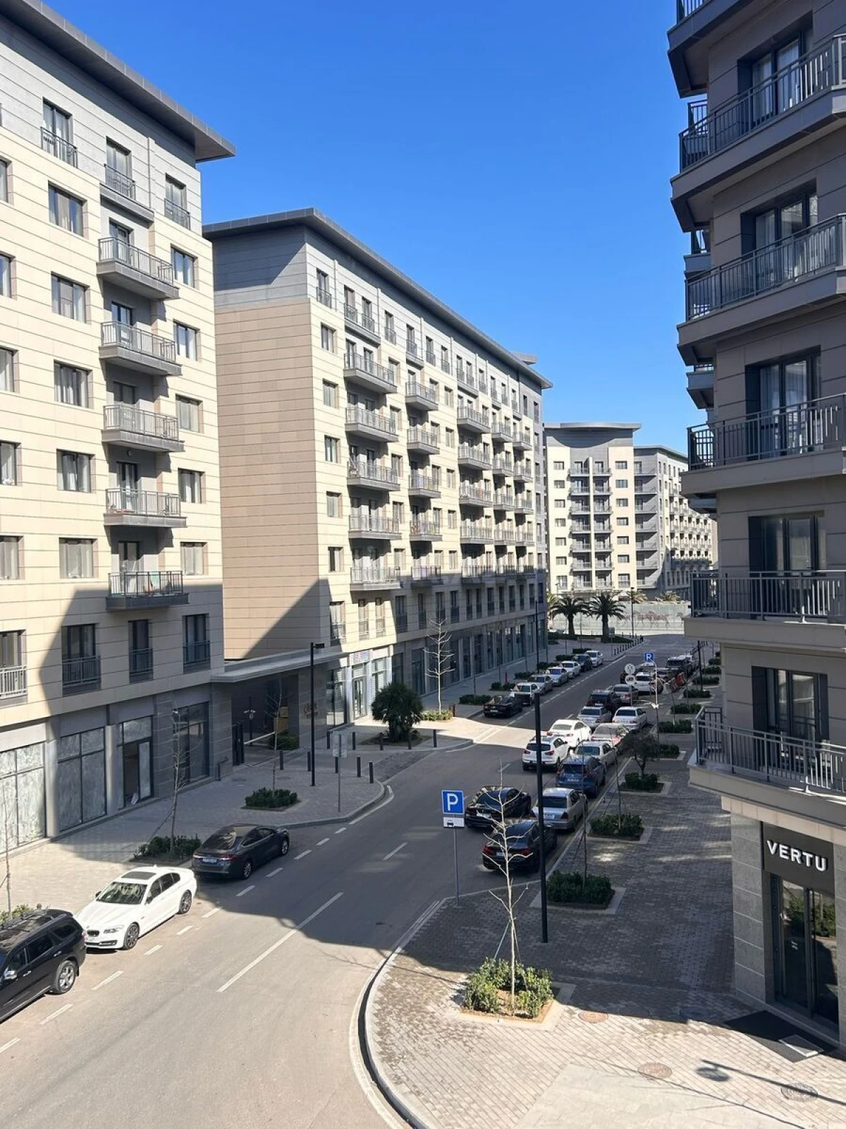 Satılır 4 otaqlı mənzil 210 m²
