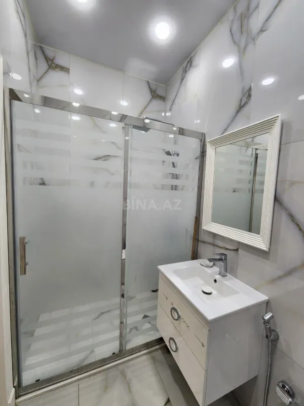 Kirayə verilir 2 otaqlı mənzil 90 m²