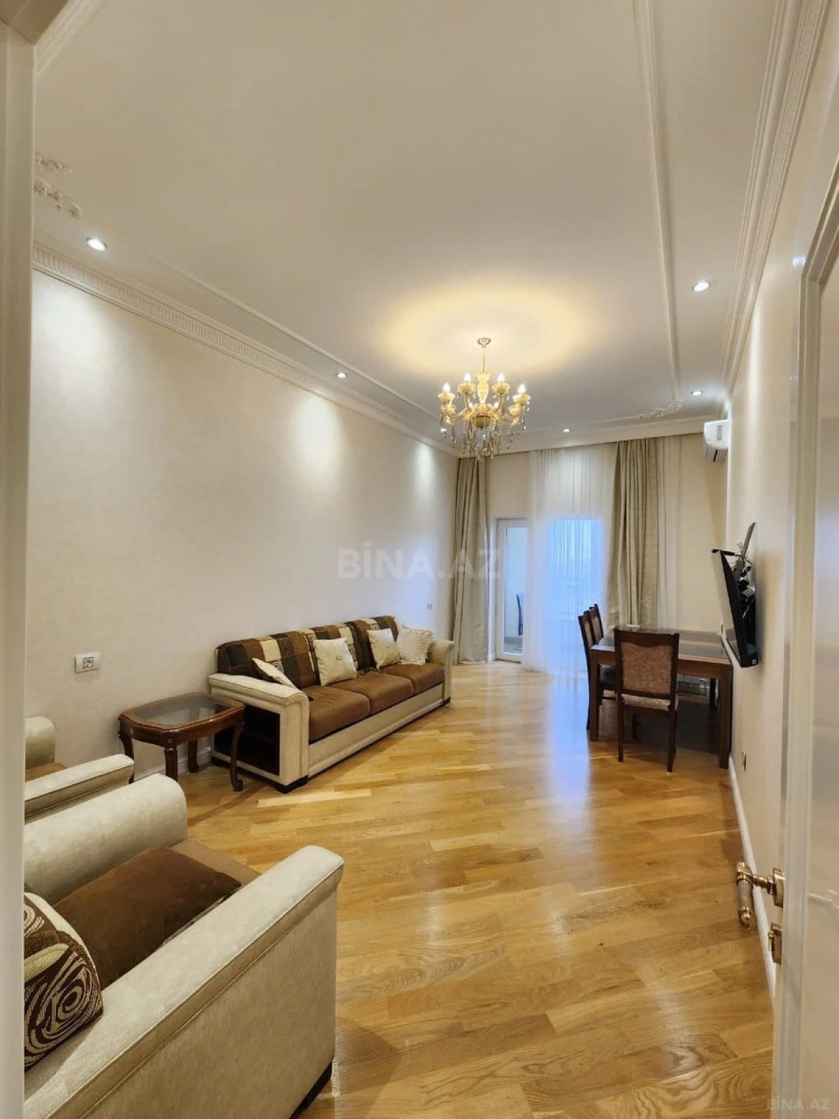 Kirayə verilir 2 otaqlı mənzil 90 m²