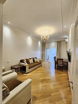 Kirayə verilir 2 otaqlı mənzil 90 m²