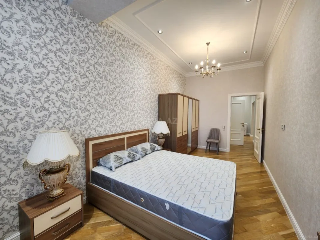 Kirayə verilir 2 otaqlı mənzil 90 m²