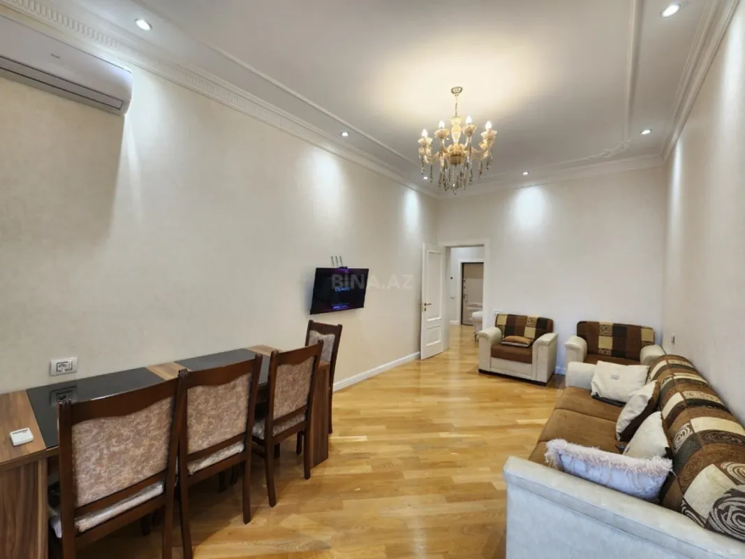 Kirayə verilir 2 otaqlı mənzil 90 m²