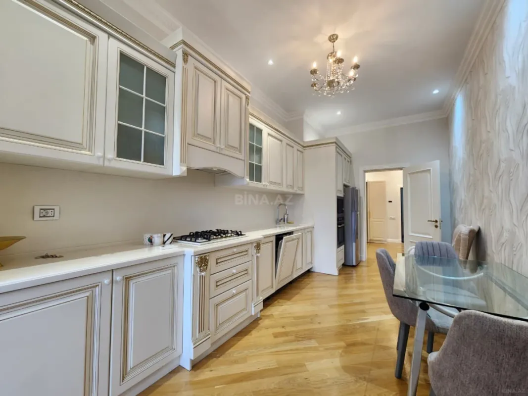 Kirayə verilir 2 otaqlı mənzil 90 m²