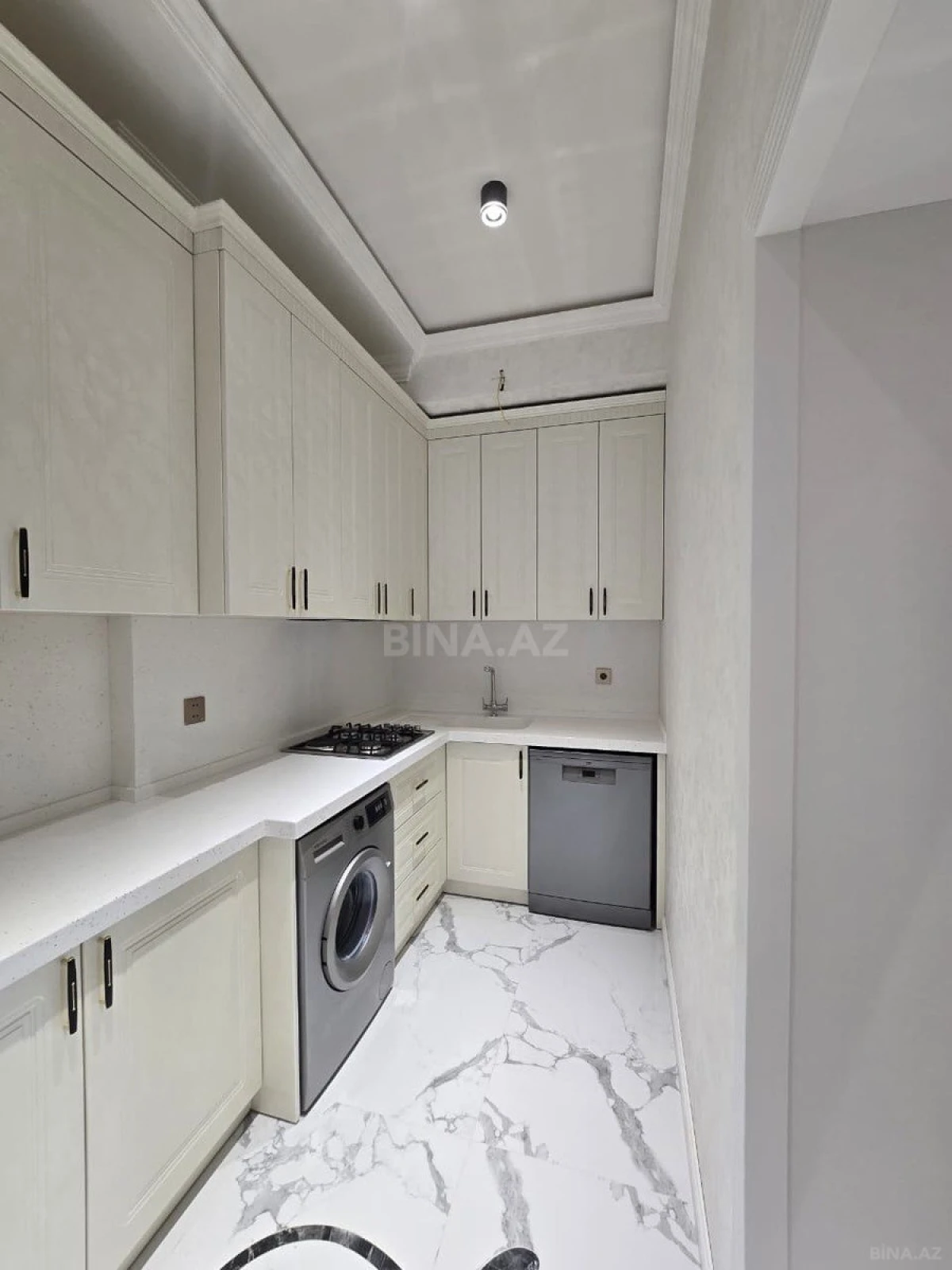 Kirayə verilir 3 otaqlı mənzil 98 m²