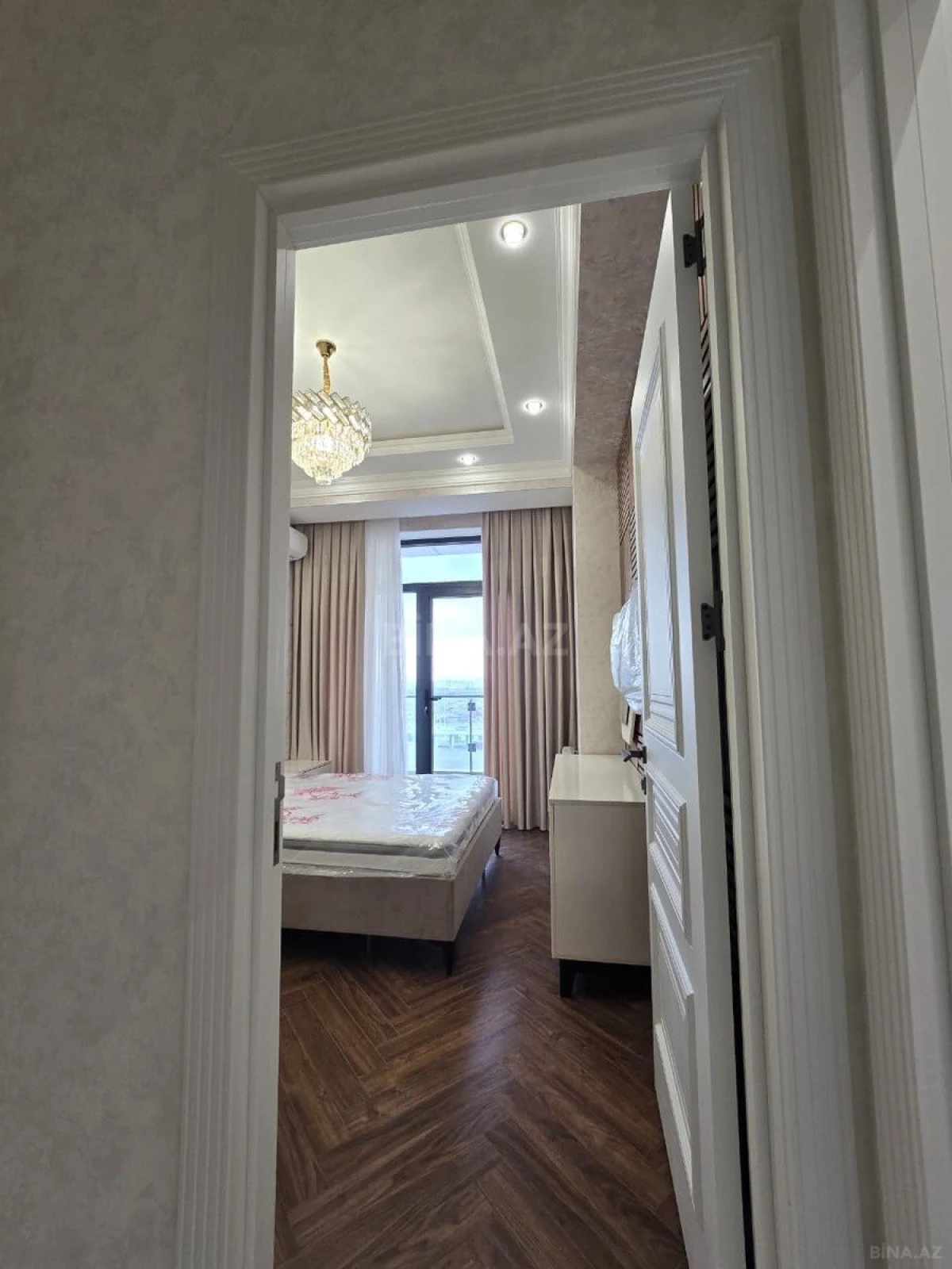 Kirayə verilir 3 otaqlı mənzil 98 m²