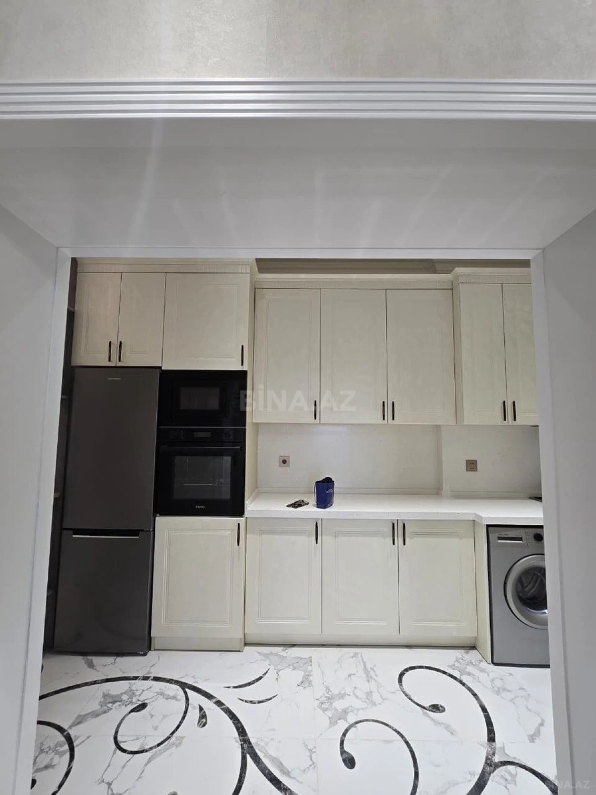 Kirayə verilir 3 otaqlı mənzil 98 m²