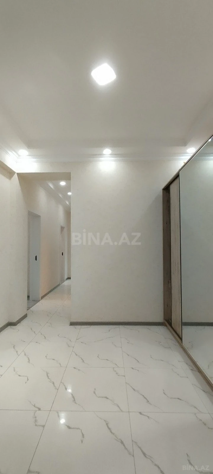 Satılır 3 otaqlı mənzil 104 m²