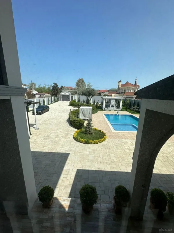 Kirayə verilir 6 otaqlı həyət evi 600 m²