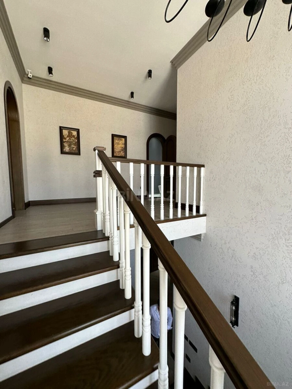 Kirayə verilir 6 otaqlı həyət evi 600 m²