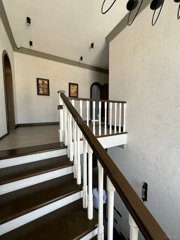 Kirayə verilir 6 otaqlı həyət evi 600 m²