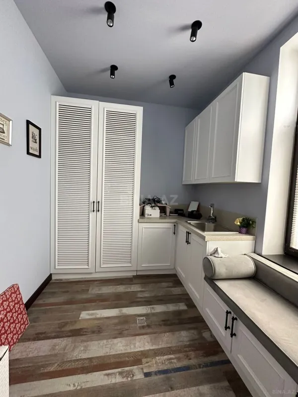 Kirayə verilir 6 otaqlı həyət evi 600 m²