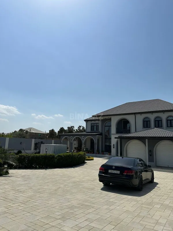 Kirayə verilir 6 otaqlı həyət evi 600 m²