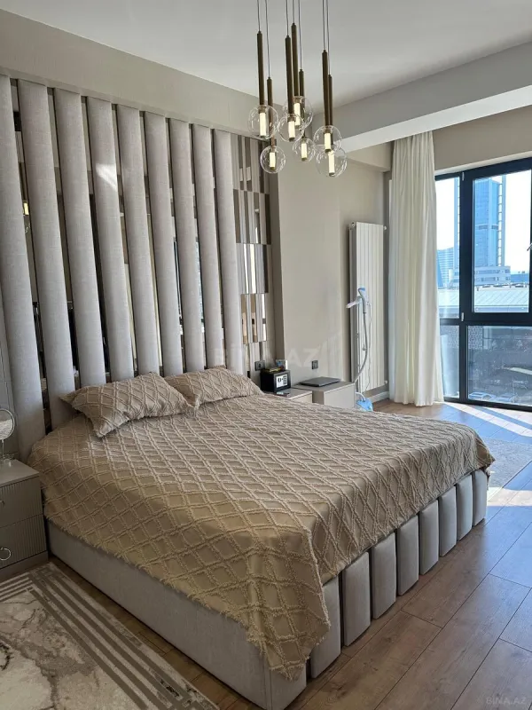 Satılır 3 otaqlı mənzil 140 m²