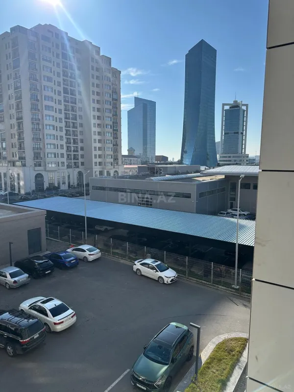 Satılır 3 otaqlı mənzil 140 m²