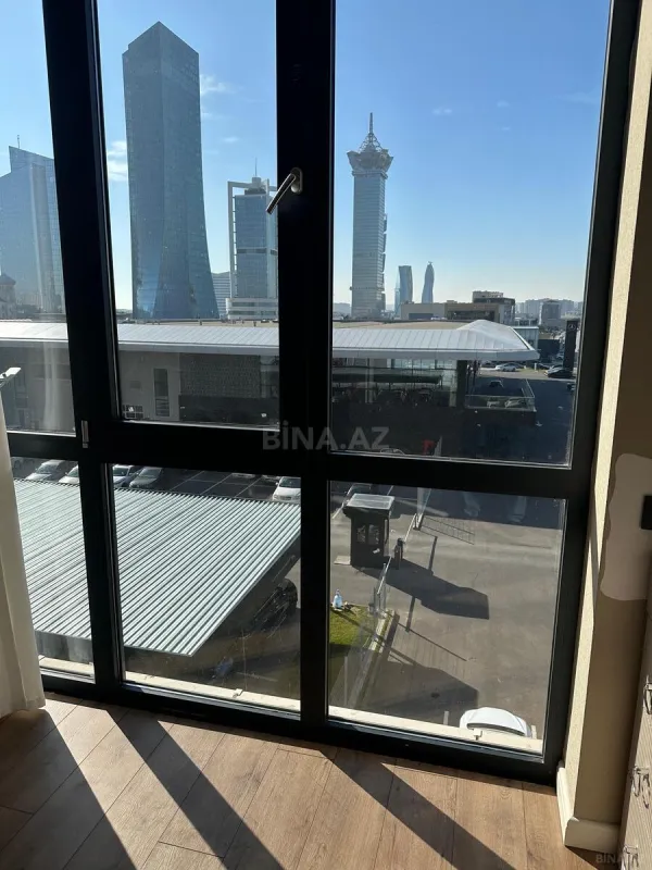 Satılır 3 otaqlı mənzil 140 m²