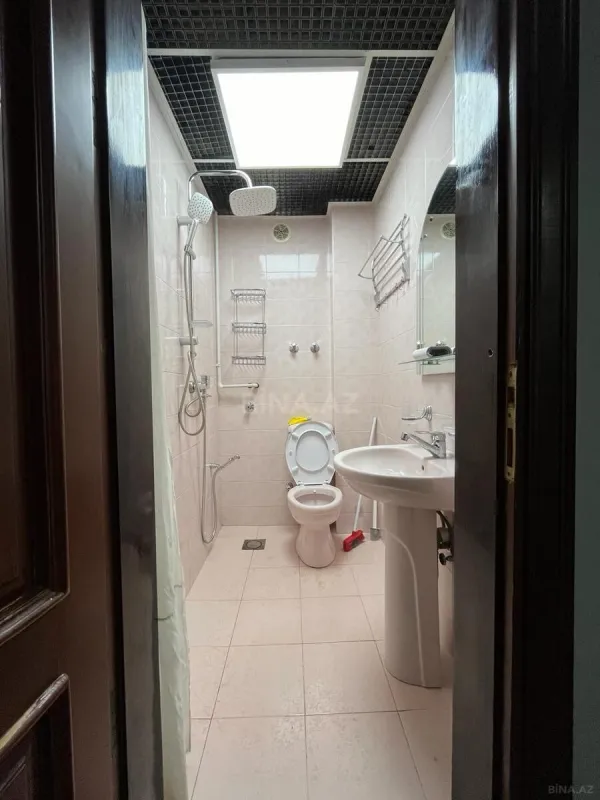 Satılır 6 otaqlı mənzil 190 m²